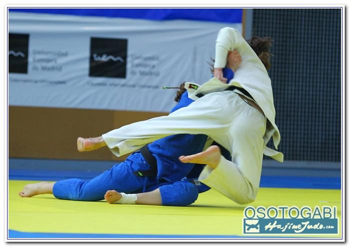 CEU2011 900021